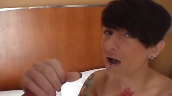 Amateur Blowjob Cumshot Tattoo Piercing 