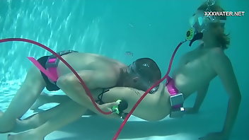 Underwater Masturbation Orgasm 